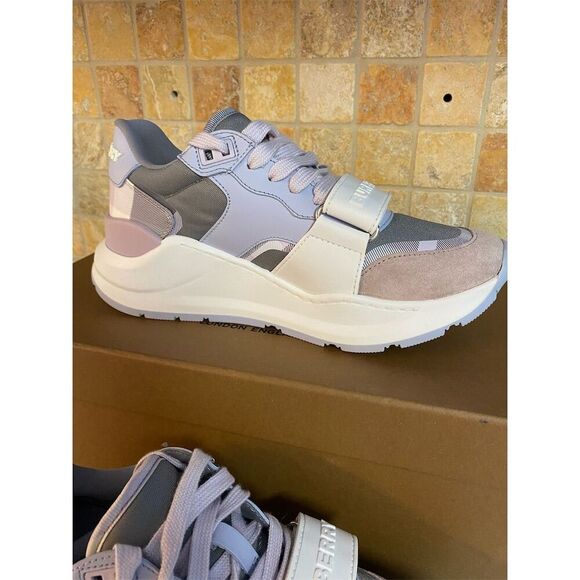 Burberry Ramsey Vintage Check‎ Low Top Sneakers Size 35.5/ 5.5 - Picture 3 of 10